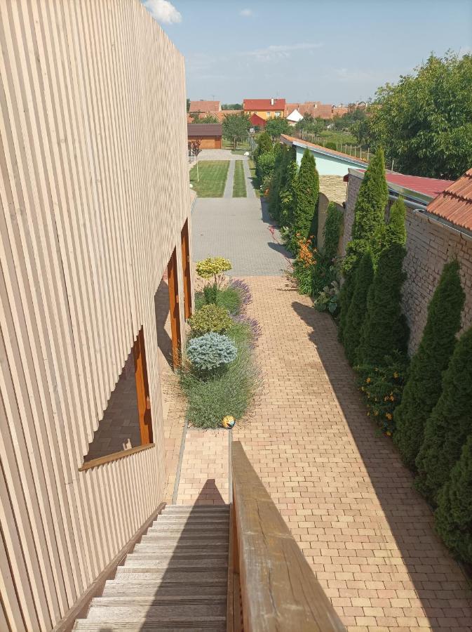 Penzion Venkovsky Dvur Hlohovec Exterior photo